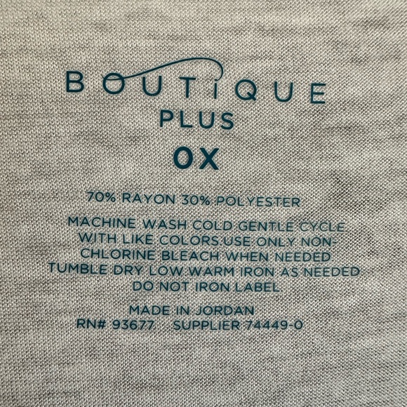 Ladies top - Picture 3 of 3